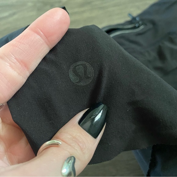 LULULEMON Black Athletic Running Workout Shorts Size 4 - Picture 2 of 5